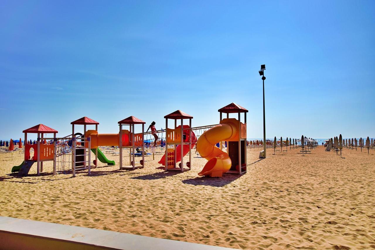 Condominio Cristallo Lignano Sabbiadoro Exterior foto