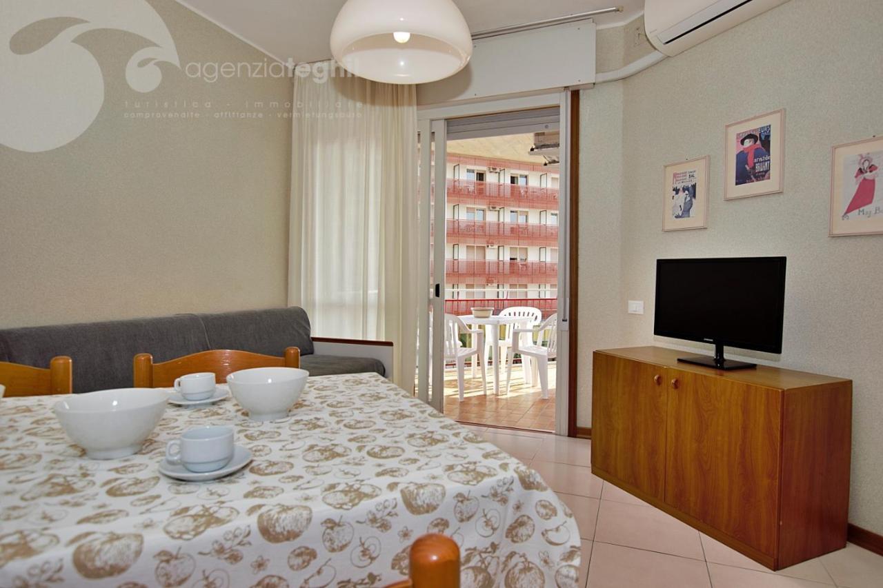 Condominio Cristallo Lignano Sabbiadoro Exterior foto